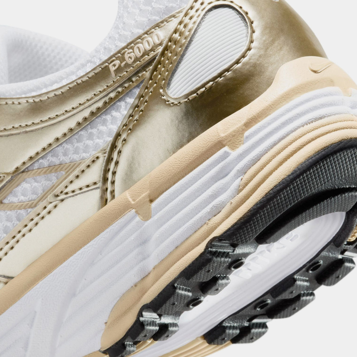 P-6000 Womens Running Shoes (White/Grain/Metallic Gold Grain/Black)