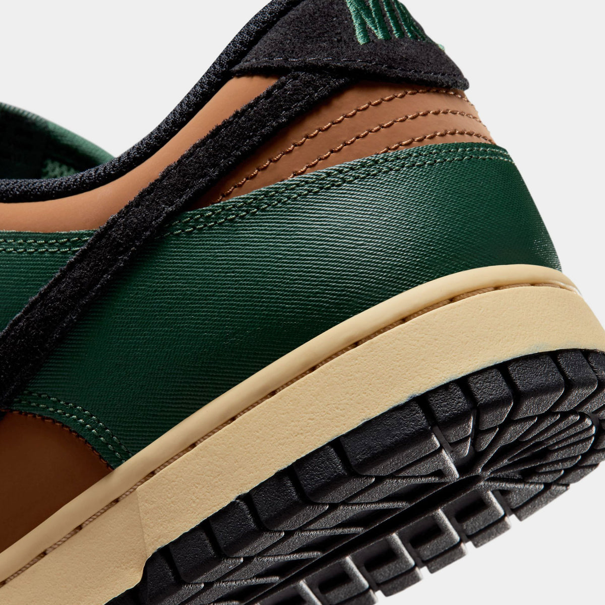 Dunk Low Retro Mens Lifestyle Shoes (Fir/Light British Tan/Sesame/Black)