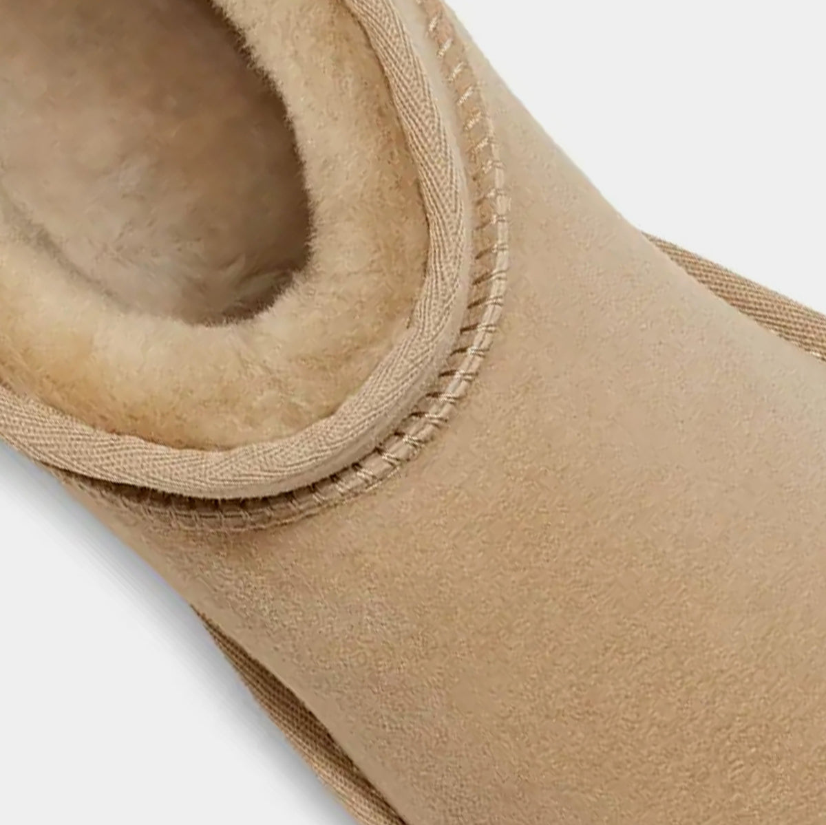Classic Mini II Womens Boot (Beige)
