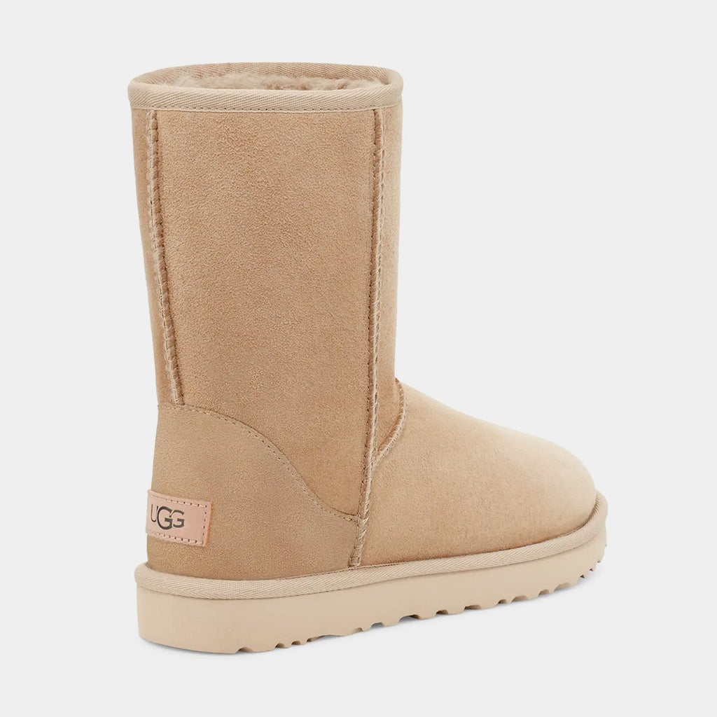 Classic Short II Womens Boots (Sand)