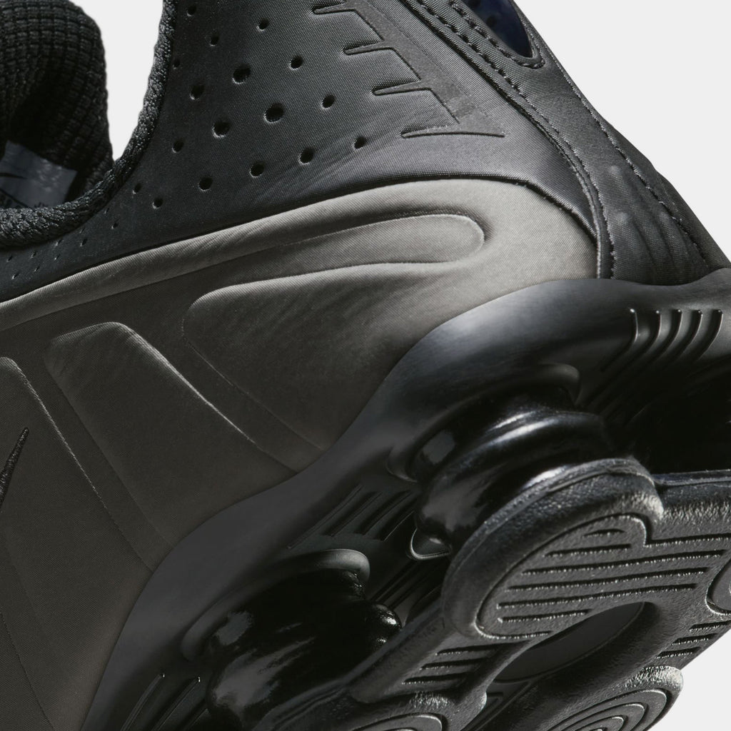 Shox R4 Mens Running Shoes (Black)