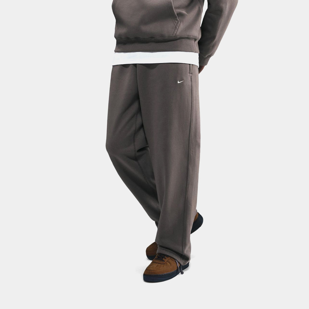 Solo Swoosh Fleece Open-Hem Mens Pants (Cave Stone/Cave Stone/White)