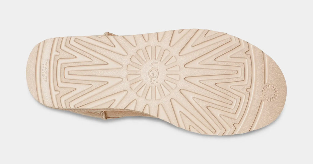 Classic Short II Womens Boots (Sand)