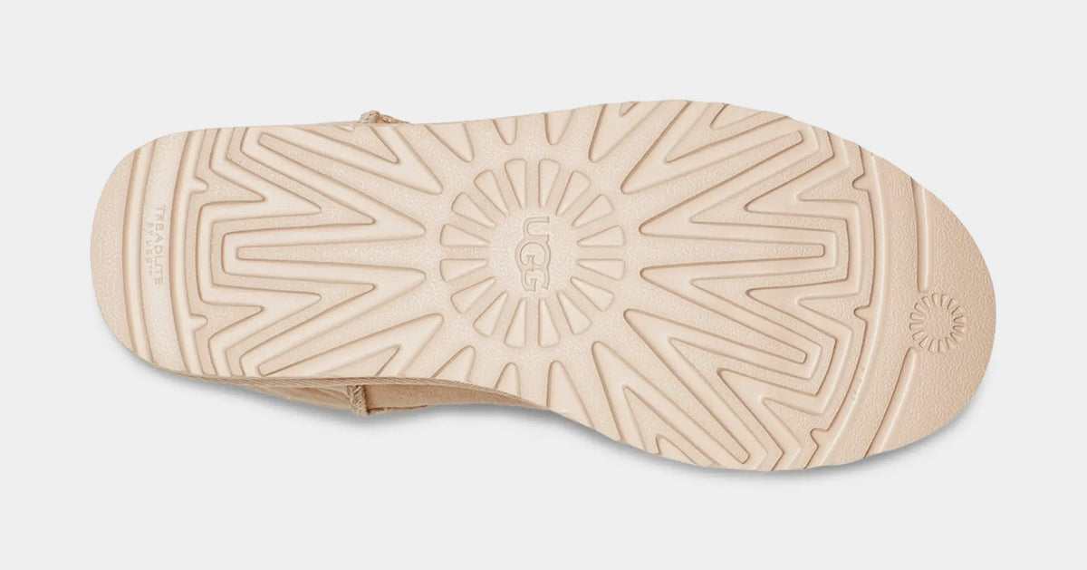 Classic Short II Womens Boots (Sand)