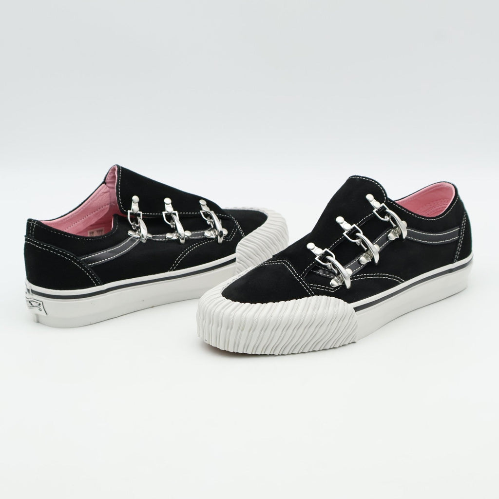 VN000EGXBA2 Vans Premium Old Skool Wrap Black White Karina Rozunko (Men's)