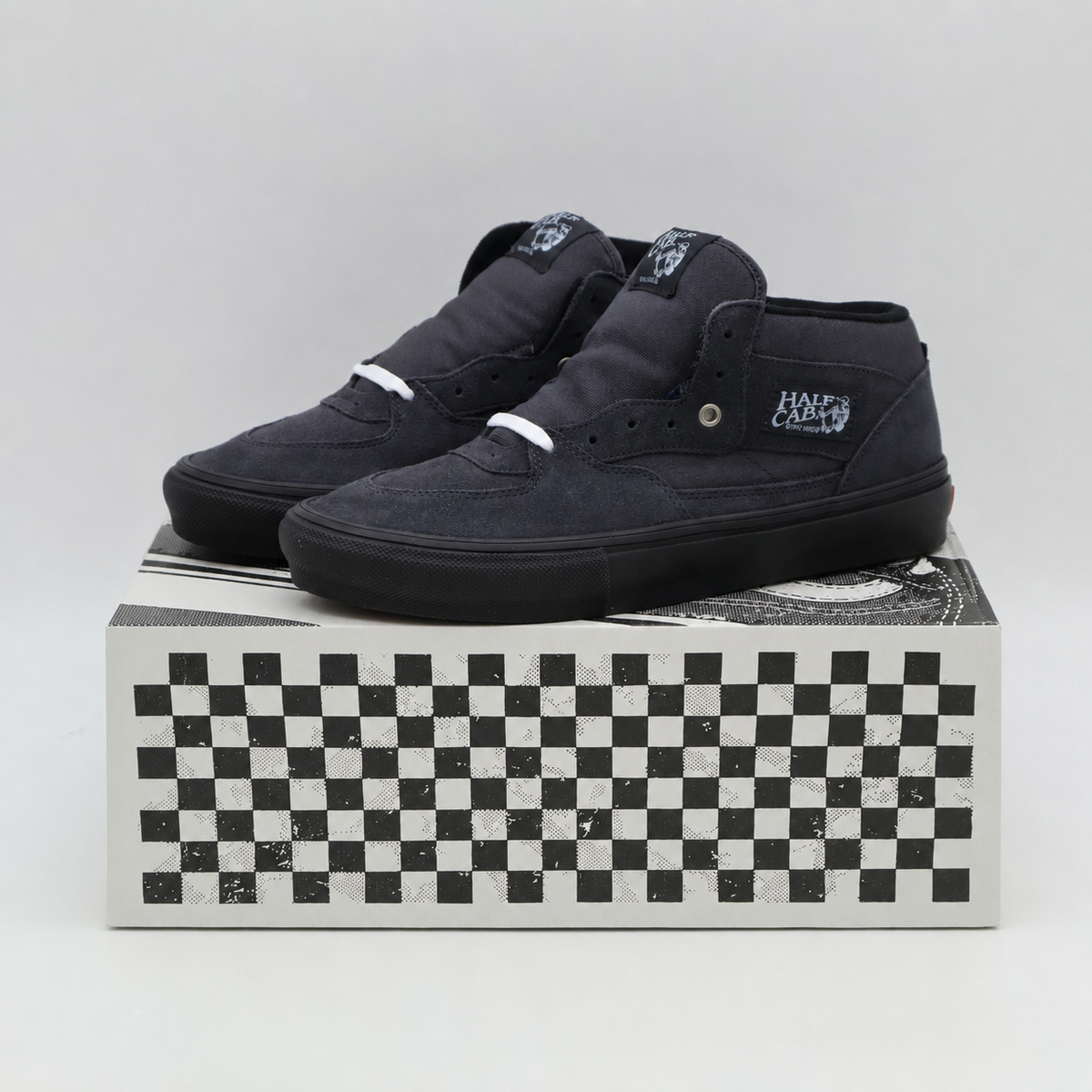 VN0A5FCDB2U Vans Skate Half Cab "Charcoal Grey/Black" (Men's)
