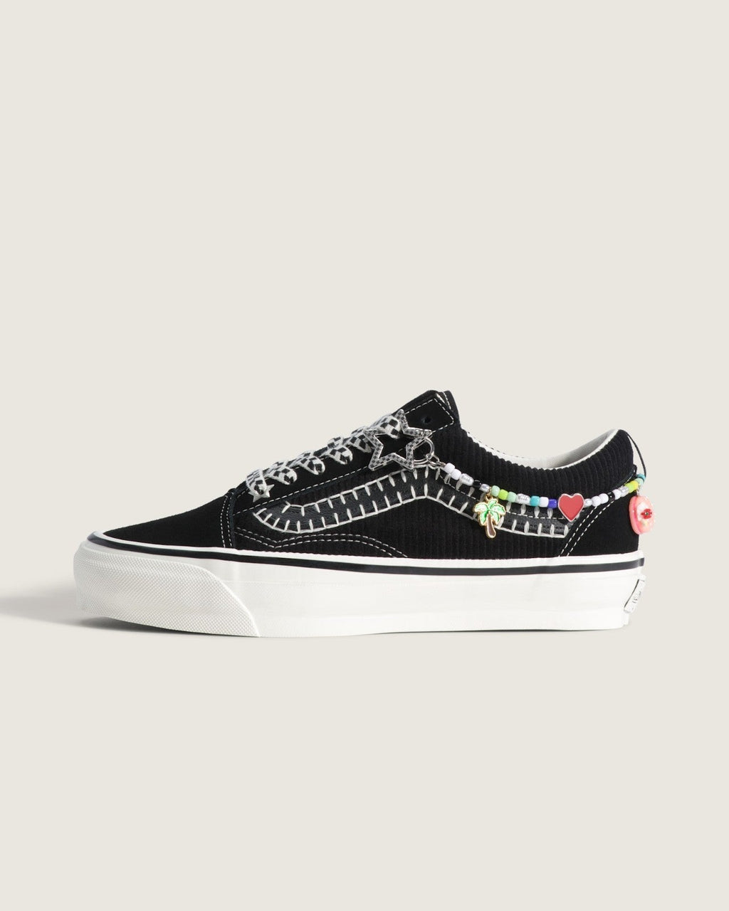 VN000EGYBPR Vans Premium Old Skool Charms "Black/Marshmallow" (Unisex)