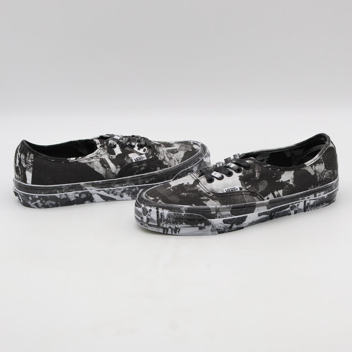 VN000EEUGC7 Atiba Jefferson OTW by Vans Authentic Black Grey (Men's)