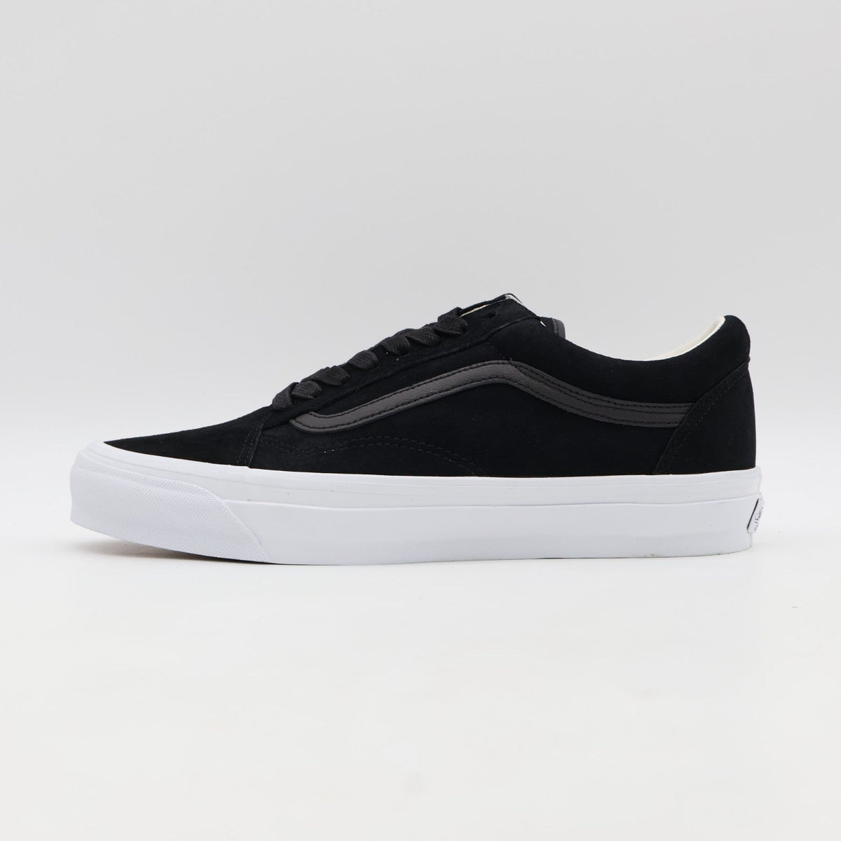 VN000D9JCJJ Vans PREMIUM OLD SKOOL PIG SUEDE BLACK (Men's)
