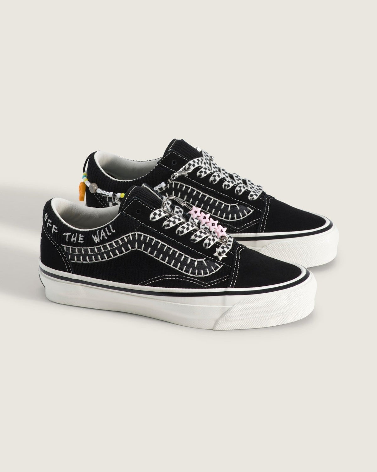VN000EGYBPR Vans Premium Old Skool Charms "Black/Marshmallow" (Unisex)