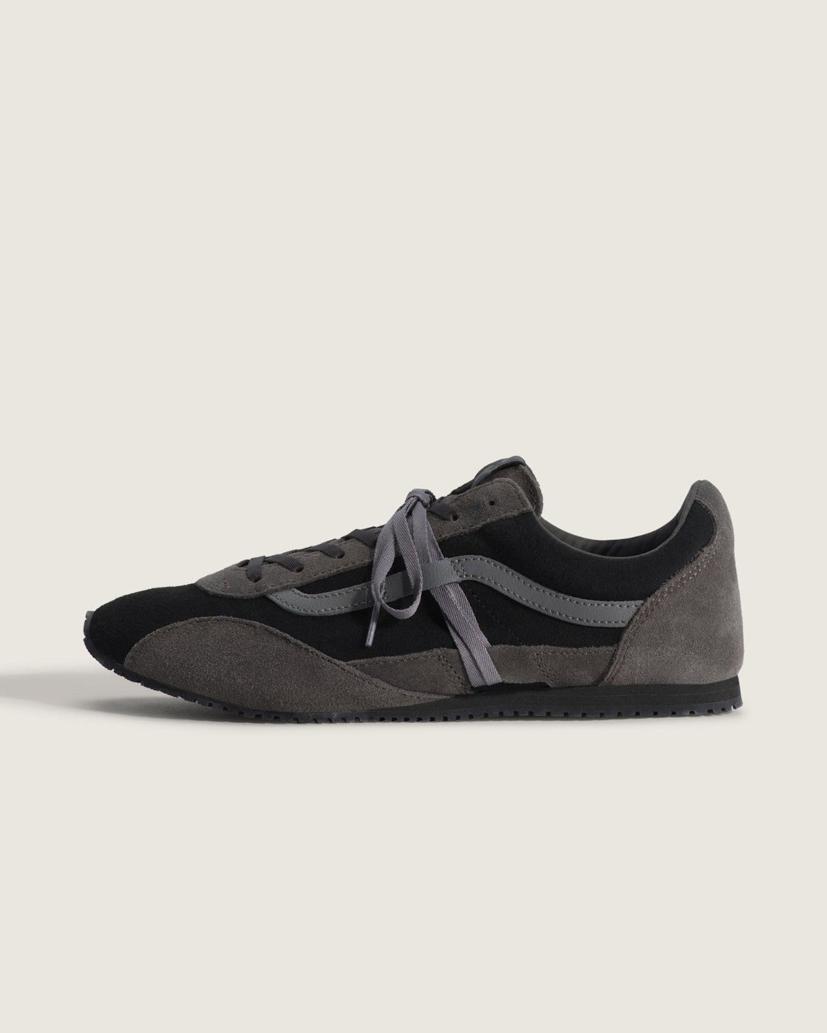 VN000EHNGAP Vans Premium Super LowPro Trainer "Black/Dark Grey" (Men's)