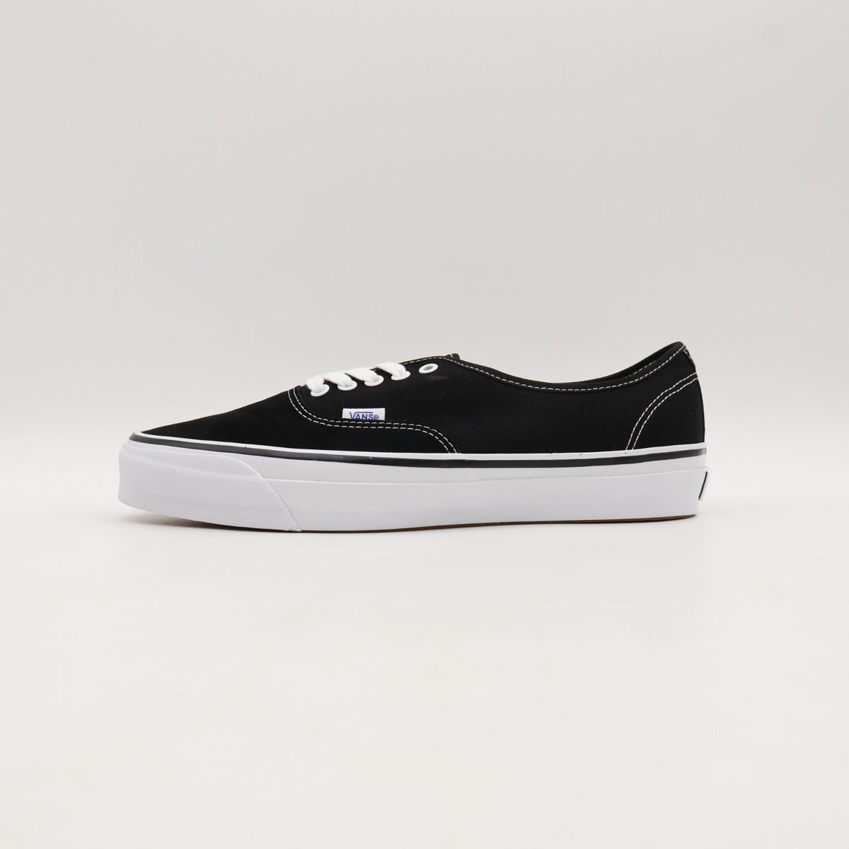 VN000D5KMCG Vans Premium Authentic 44 Black White (Men's)