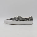 VN000EEUUY6 CDG (COMME des GARCONS) Ã OTW by Vans Authentic White (Men's)