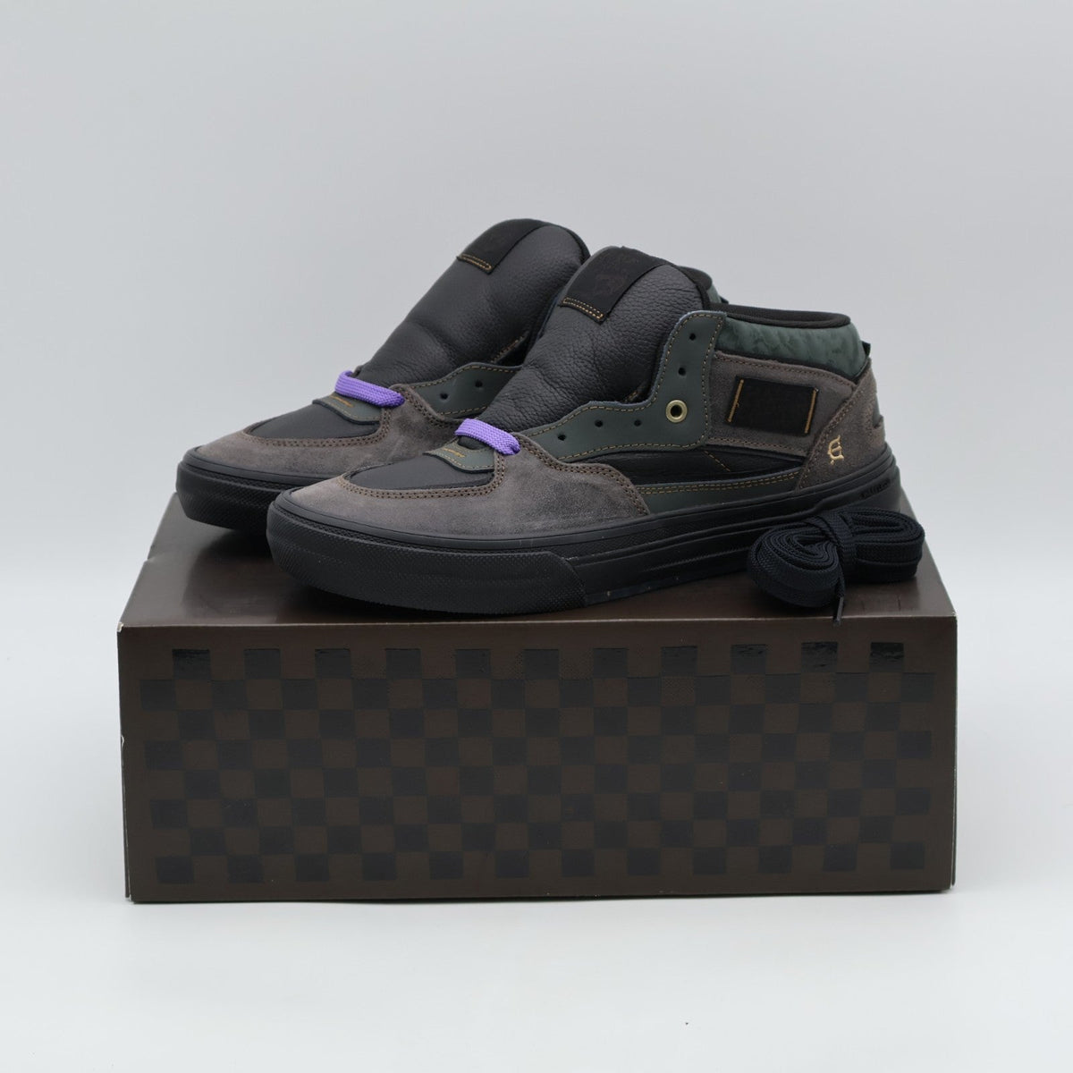VN000D9ZEAQ Evisen Skateboards Ã Vans Skate Half Cab Wafflecup "Black/After Dark