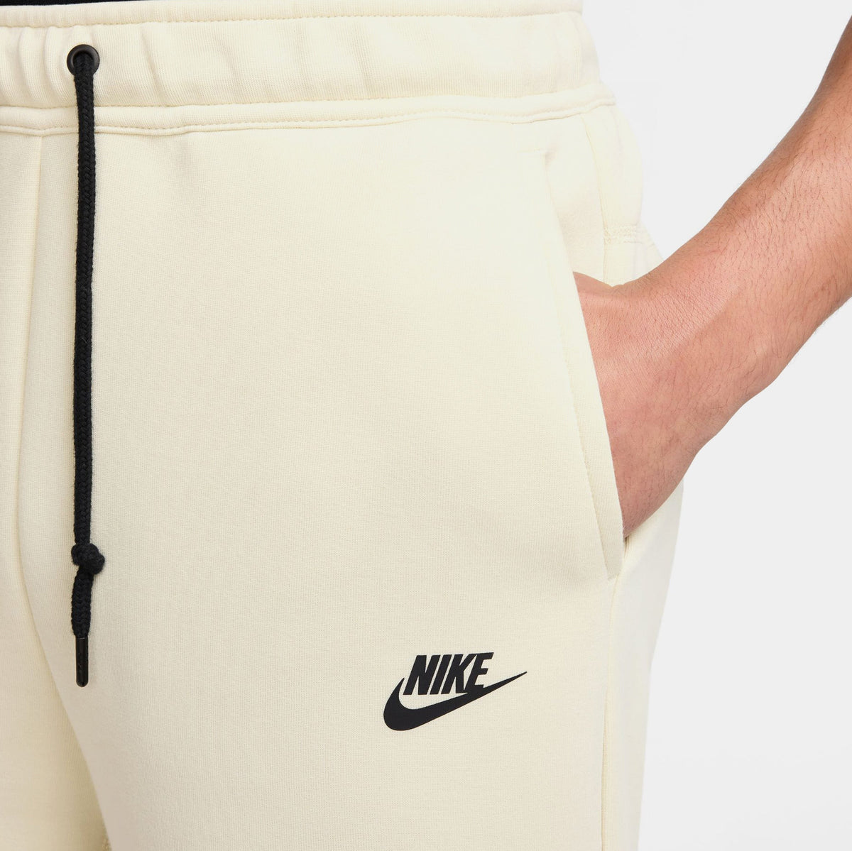Tech Fleece Mens Shorts (Light Khaki/Black)