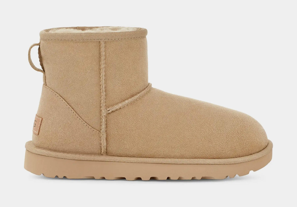 Classic Mini II Womens Boot (Beige)
