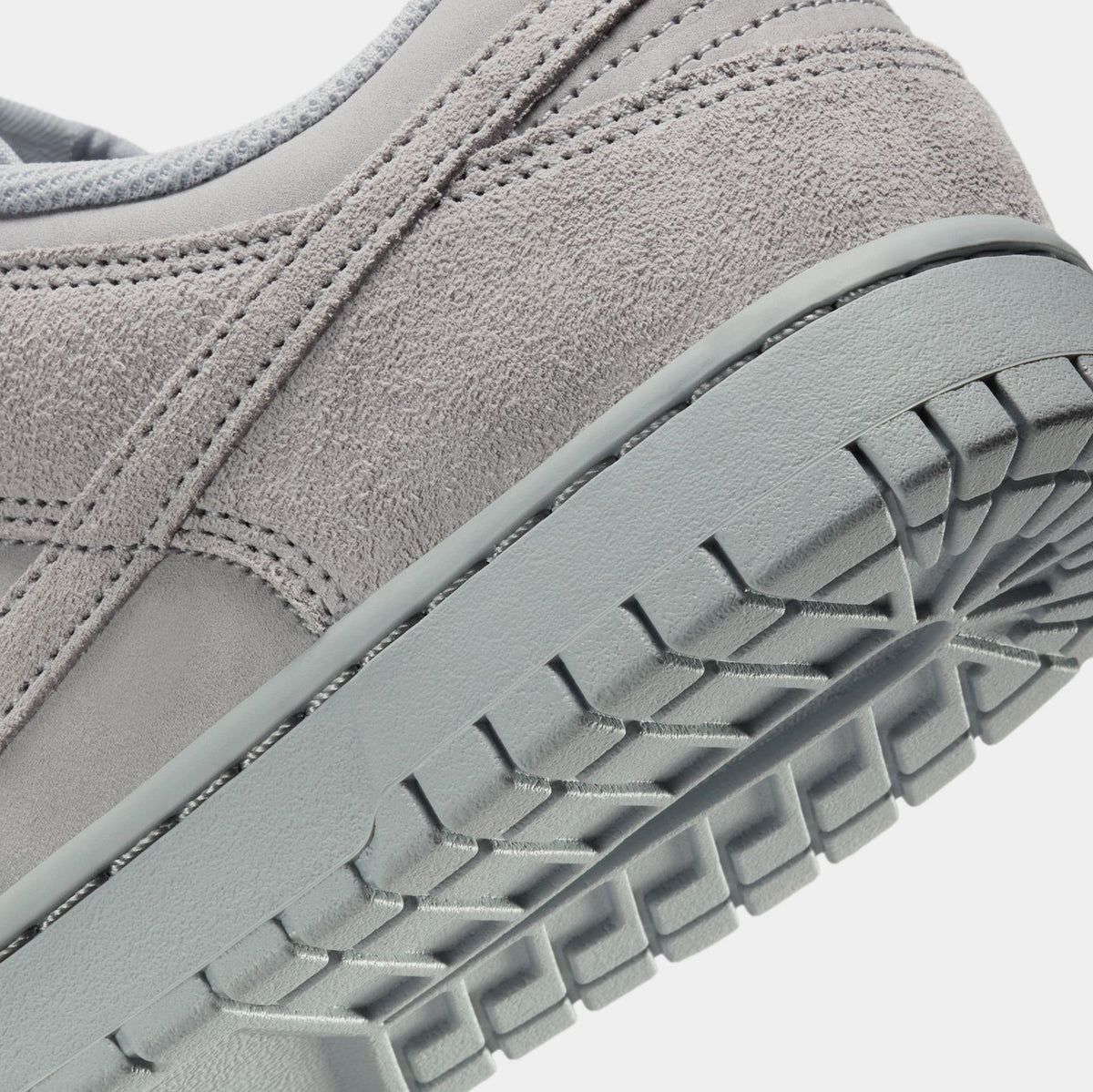 Dunk Low SE Mens Lifestyle Shoes (Wolf Grey/Wolf Grey)