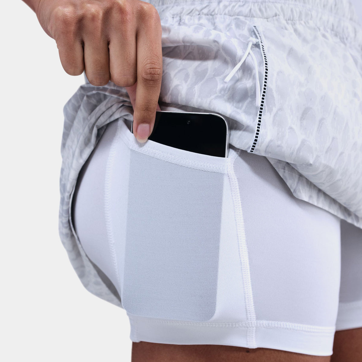 Kobe Woven Womens Skirt (White/Silver)