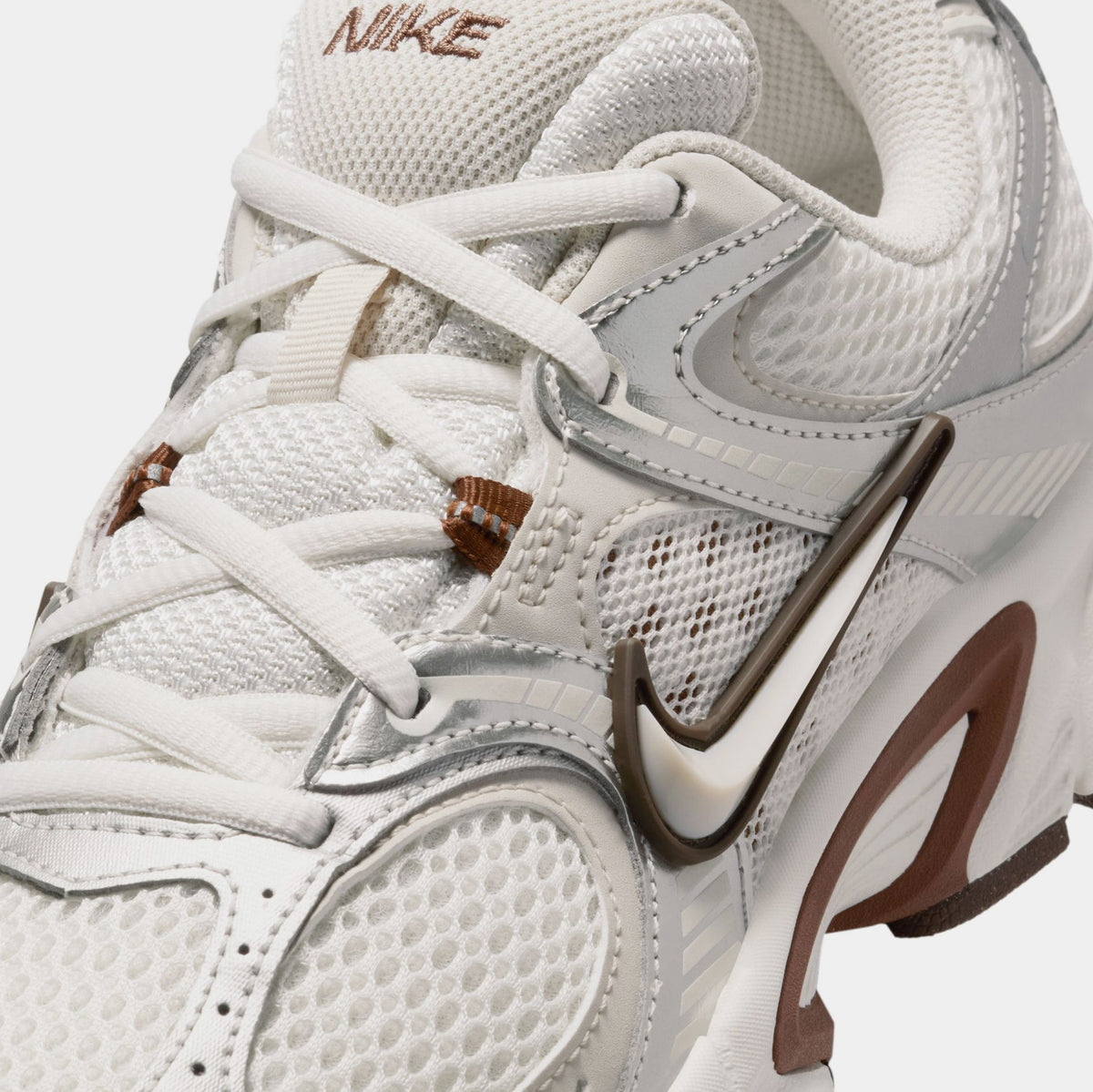 V5 RNR Womens Running Shoes (Sail/Fauna Brown/Phantom/Light Orewood Brown)