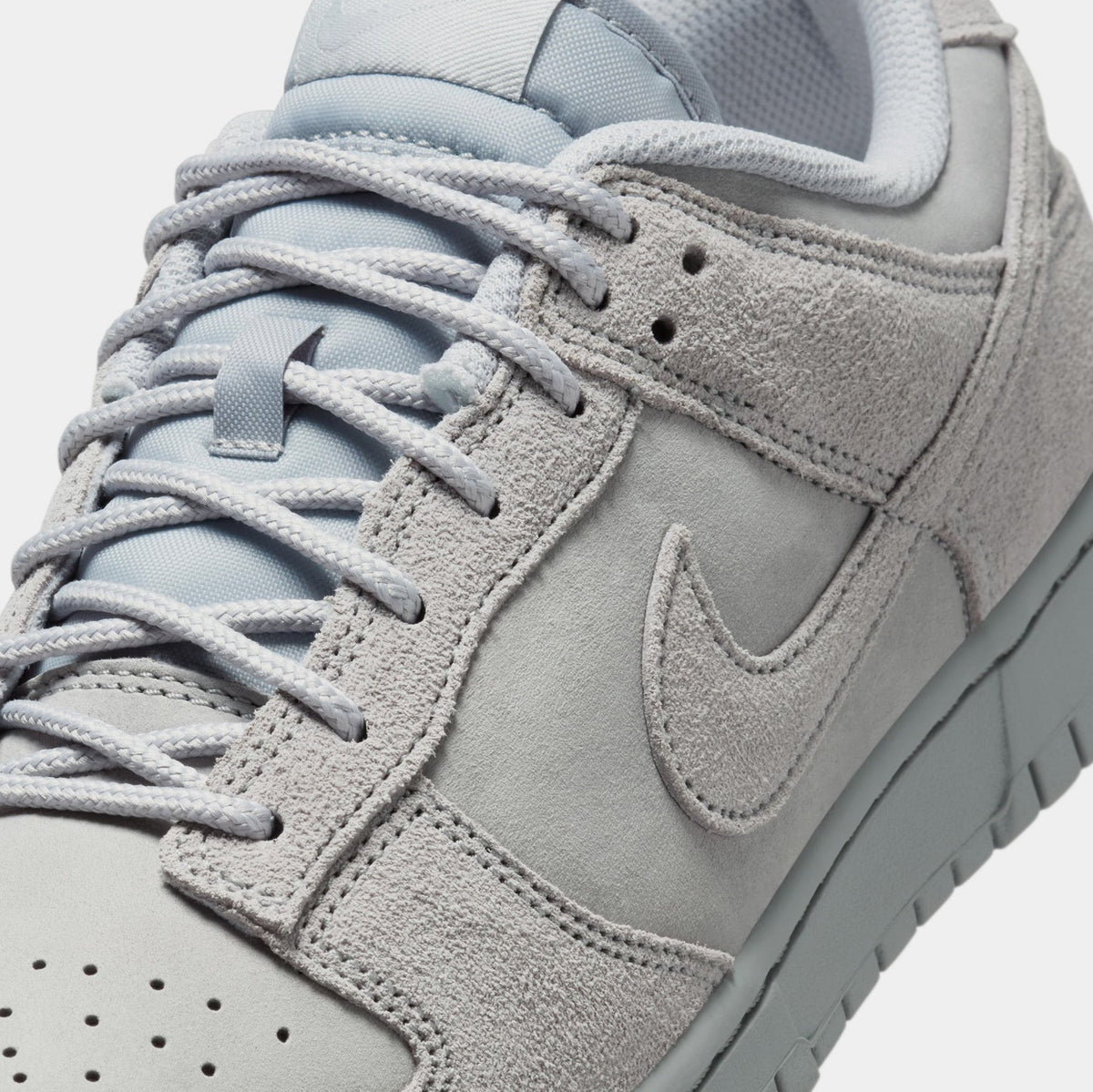 Dunk Low SE Mens Lifestyle Shoes (Wolf Grey/Wolf Grey)